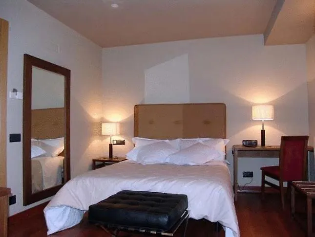 Hotel Restaurante Revestido 3*